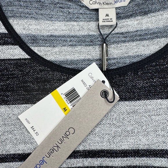 Calvin Klein - Picture 3 of 6